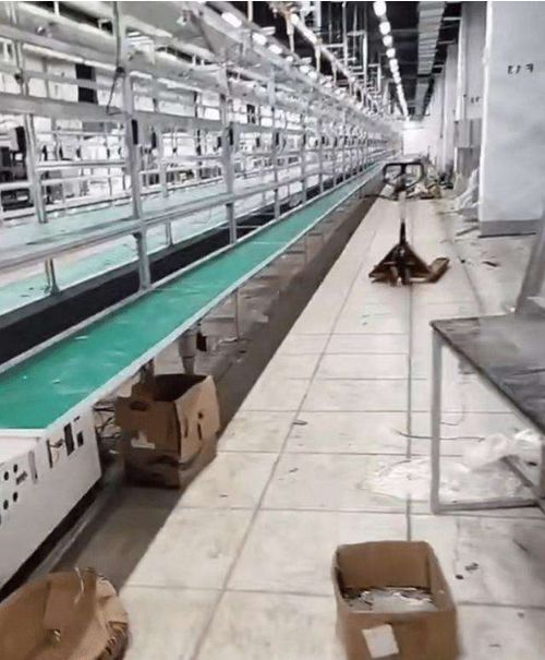 職場百科 昆山世碩派遣工被扔廠牌,14000天價返費,不當(dāng)人