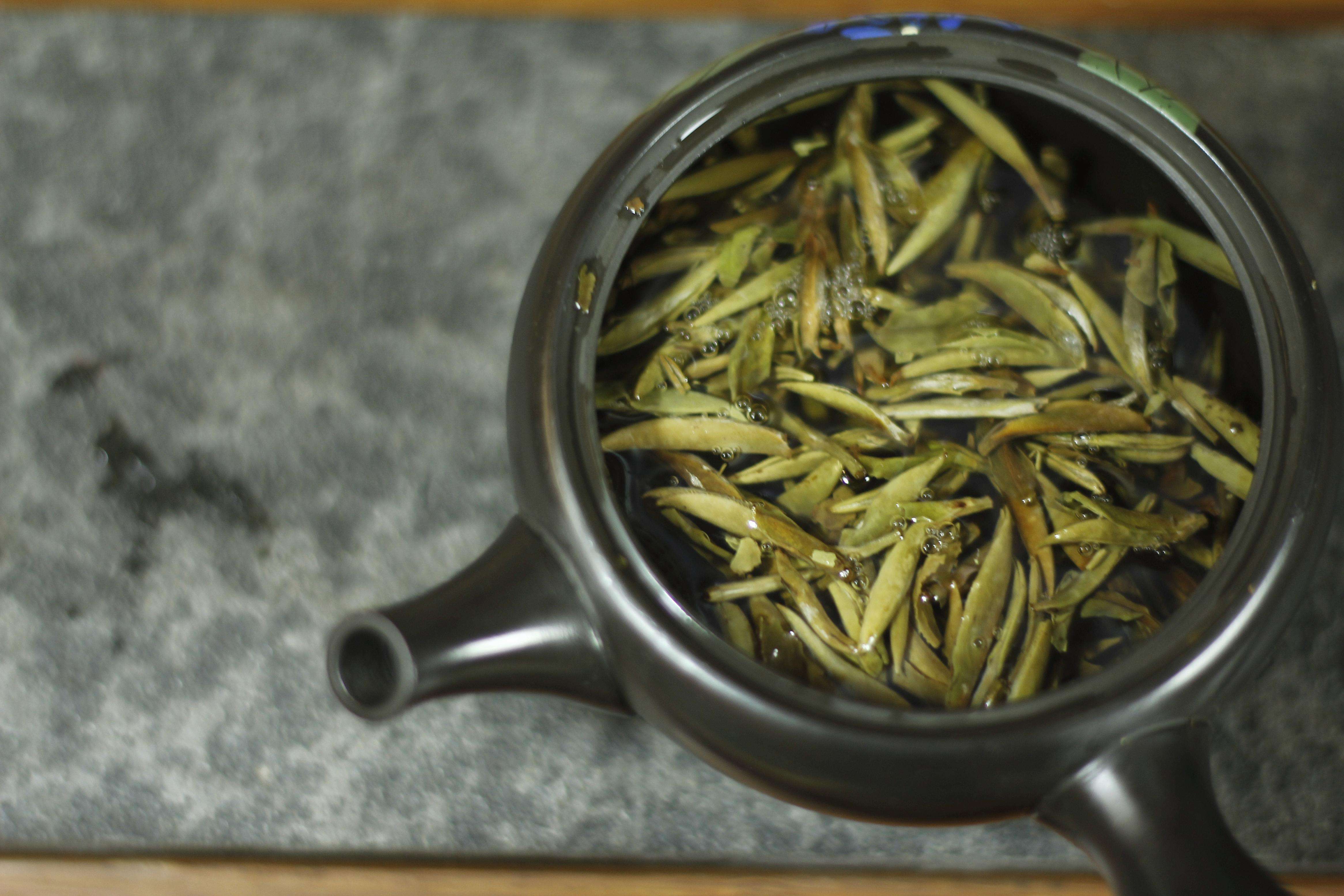 按茶色分類解讀六大茶類之白茶